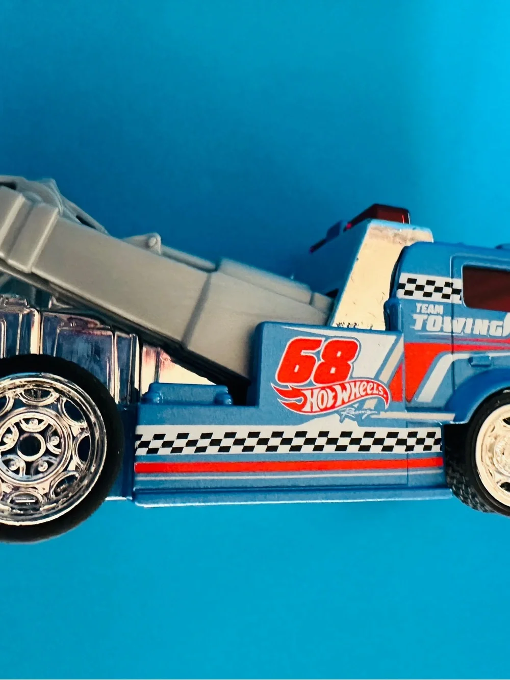 Hot Wheels Heavy Hitcher Pull Back Speeder 2022 Die Cast Tow Truck Toy 4.25”